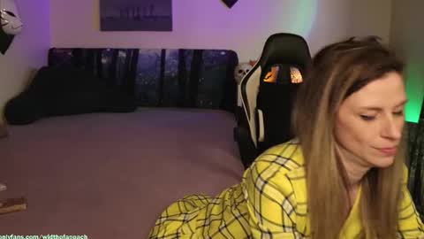 Gretchen  Jimmy online show from November 2025 07:43:02 AM