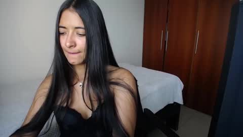 Ilauren online show from March 2026 01:40:02 PM