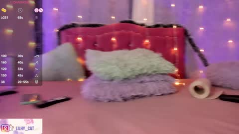 Lily  online show from December 2024 07:41:02 PM