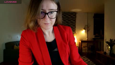 wild_peony online show from December 2025 05:32:01 PM