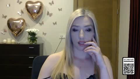 Snapshot of wild_silk_desire chatting on May 2026 04:34:01 PM Alina online show from May 2026 04:34:01 PM
