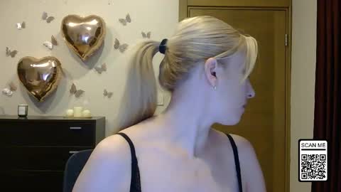 Snapshot of wild_silk_desire chatting on May 2026 06:07:02 PM Alina online show from May 2026 06:07:02 PM