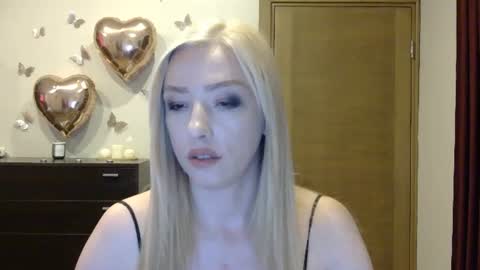 Snapshot of wild_silk_desire chatting on June 2026 04:35:02 PM Alina online show from June 2026 04:35:02 PM