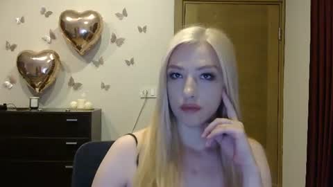 Snapshot of wild_silk_desire chatting on June 2026 05:14:02 PM Alina online show from June 2026 05:14:02 PM