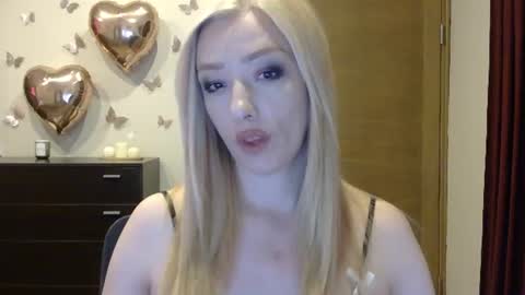 Snapshot of wild_silk_desire chatting on July 2026 04:43:02 PM Alina online show from July 2026 04:43:02 PM