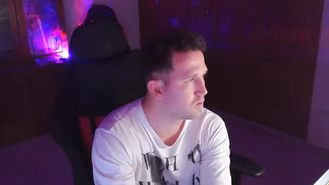 Carlos online show from October 2025 09:05:02 PM