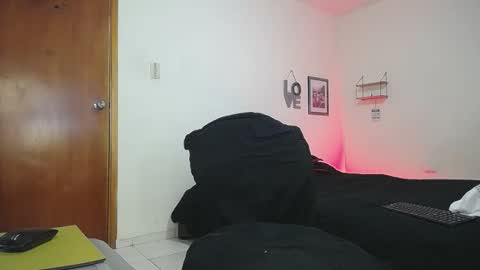 Wilder Grey online show from October 2025 08:30:01 PM