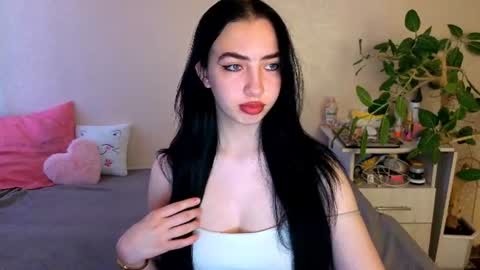 Snapshot of wildkittenx_ chatting on June 2026 03:53:02 AM Alena online show from June 2026 03:53:02 AM