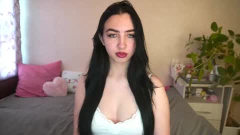 Snapshot of wildkittenx_ chatting on July 2026 04:30:01 AM Alena online show from July 2026 04:30:01 AM