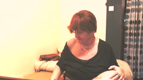 WildRedCat online show from November 2025 12:29:02 PM