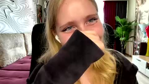 Snapshot of wilhelminafraker chatting on June 2026 12:25:02 PM Anny online show from June 2026 12:25:02 PM