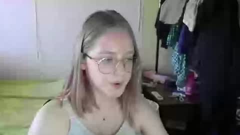 Snapshot of willenasow chatting on July 2026 05:12:02 AM Olivia online show from July 2026 05:12:02 AM