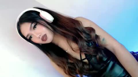 LE XI online show from December 2025 02:37:02 PM