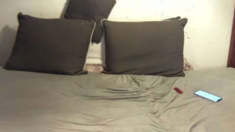 Snapshot of willingwillwet chatting on March 2025 11:28:02 PM Call me Babe online show from March 2025 11:28:02 PM