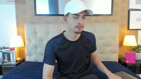 Snapshot of willy_diamond chatting on June 2026 07:07:01 PM Willy Diamond online show from June 2026 07:07:01 PM