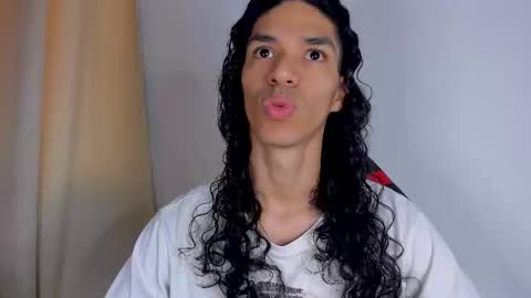 Snapshot of willy_veins chatting on February 2025 01:32:01 PM willy_veins online show from February 2025 01:32:01 PM