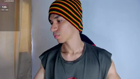 Snapshot of willy_veins chatting on February 2025 07:03:01 PM willy_veins online show from February 2025 07:03:01 PM