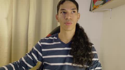 Snapshot of willy_veins chatting on September 2025 01:00:02 PM willy_veins online show from September 2025 01:00:02 PM