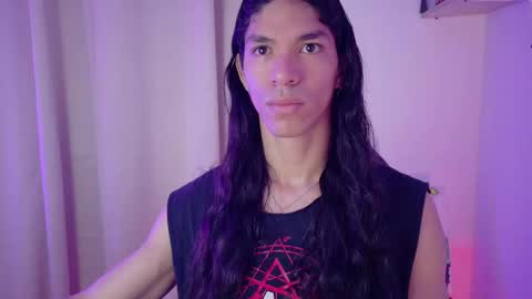 Snapshot of willy_veins chatting on November 2025 09:42:02 AM willy_veins online show from November 2025 09:42:02 AM