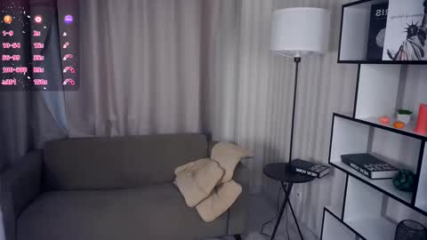 My name is Mia online show from October 2025 04:41:01 PM