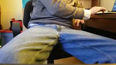 Winertzo29 online show from December 2025 04:00:01 PM