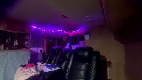 wingnuttowerguy online show from April 2026 10:48:01 AM