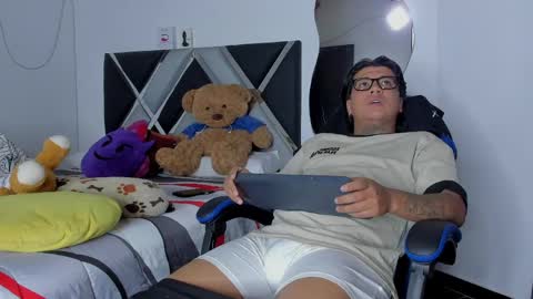 winniepooh_69 online show from May 2026 07:46:01 AM