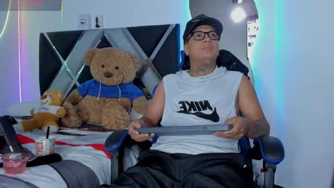 winniepooh_69 online show from May 2026 09:31:01 PM