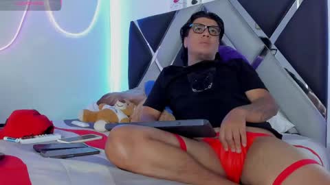 winniepooh_69 online show from May 2026 11:01:04 PM