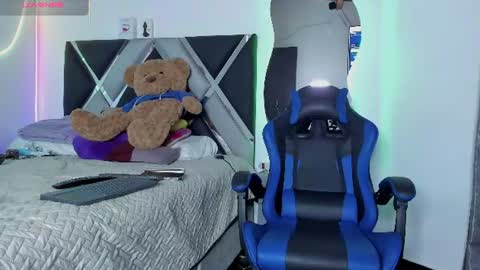 winniepooh_69 online show from June 2026 09:02:03 PM