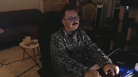 cream36 online show from November 2025 09:48:01 PM