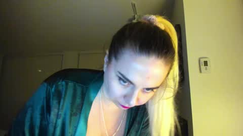 Snapshot of winter_miracle chatting on January 2025 12:24:01 PM Winter Miracle online show from January 2025 12:24:01 PM