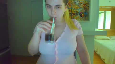 Snapshot of winter_miracle chatting on January 2025 10:58:02 PM Winter Miracle online show from January 2025 10:58:02 PM