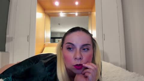 Snapshot of winter_miracle chatting on January 2025 12:54:01 AM Winter Miracle online show from January 2025 12:54:01 AM