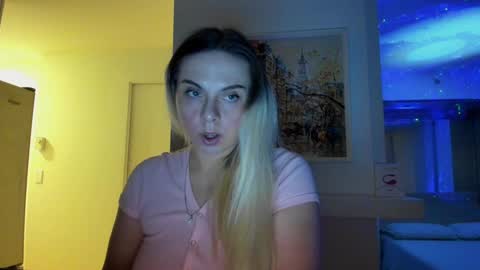 Snapshot of winter_miracle chatting on January 2025 01:42:01 AM Winter Miracle online show from January 2025 01:42:01 AM