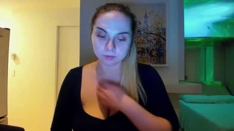 Snapshot of winter_miracle chatting on January 2025 09:36:02 AM Winter Miracle online show from January 2025 09:36:02 AM