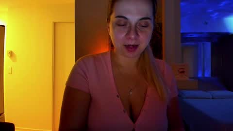 Snapshot of winter_miracle chatting on January 2025 08:11:02 AM Winter Miracle online show from January 2025 08:11:02 AM