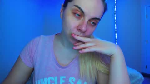 Snapshot of winter_miracle chatting on February 2025 02:27:01 AM Winter Miracle online show from February 2025 02:27:01 AM