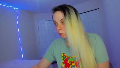 Snapshot of winter_miracle chatting on February 2025 12:36:02 AM Winter Miracle online show from February 2025 12:36:02 AM