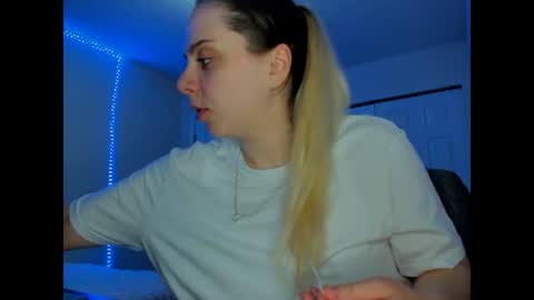 Snapshot of winter_miracle chatting on March 2025 08:51:02 AM Winter Miracle online show from March 2025 08:51:02 AM