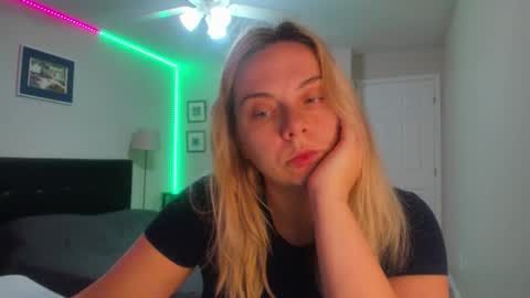 Snapshot of winter_miracle chatting on September 2025 06:26:02 AM Winter Miracle online show from September 2025 06:26:02 AM