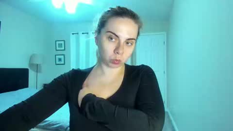 Snapshot of winter_miracle chatting on September 2025 06:17:02 AM Winter Miracle online show from September 2025 06:17:02 AM