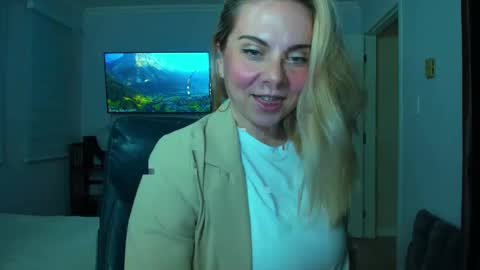 Snapshot of winter_miracle chatting on October 2025 05:50:01 AM Winter Miracle online show from October 2025 05:50:01 AM