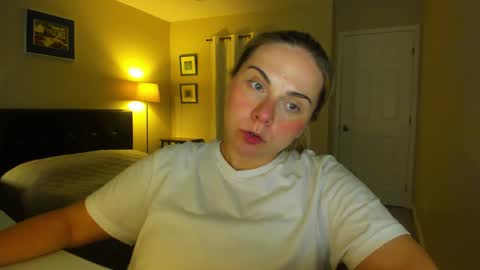 Snapshot of winter_miracle chatting on October 2025 05:16:02 AM Winter Miracle online show from October 2025 05:16:02 AM