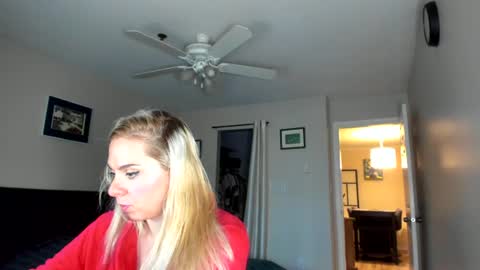 Snapshot of winter_miracle chatting on October 2025 05:46:02 PM Winter Miracle online show from October 2025 05:46:02 PM