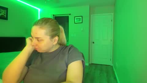 Snapshot of winter_miracle chatting on November 2025 01:17:01 AM Winter Miracle online show from November 2025 01:17:01 AM