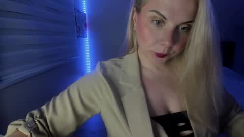 Snapshot of winter_miracle chatting on November 2025 05:18:01 AM Winter Miracle online show from November 2025 05:18:01 AM