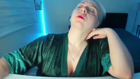 Snapshot of winter_miracle chatting on November 2025 06:02:02 AM Winter Miracle online show from November 2025 06:02:02 AM