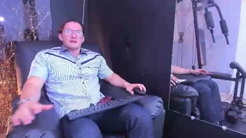 Snapshot of wiston_cox chatting on July 2026 01:14:02 PM Wiston online show from July 2026 01:14:02 PM