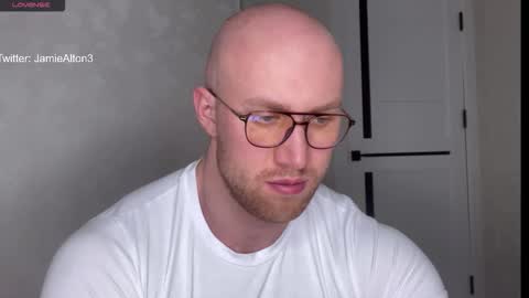 Wlademar online show from December 2025 01:44:02 AM